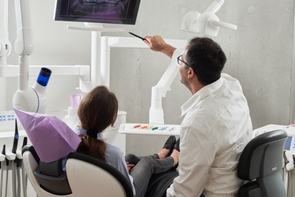 Digital-Dental-Transformation-Doctor